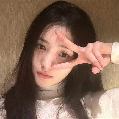 月亮在江边流淌